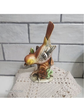 Vintage SPARROW PORCELAIN BIRD FIGURINE NORLEANS JAPAN SPARROW